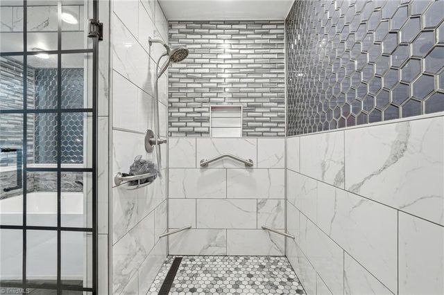 2610 Riverside Drive, Lexington, NC 27292