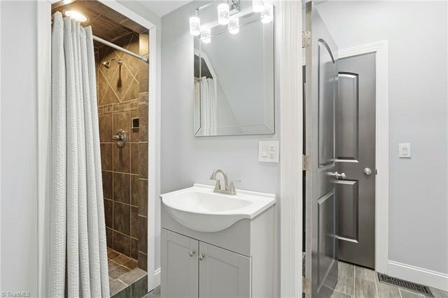 2610 Riverside Drive, Lexington, NC 27292