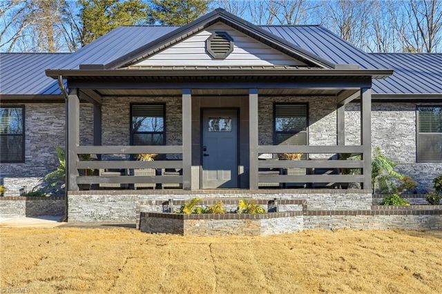 2610 Riverside Drive, Lexington, NC 27292