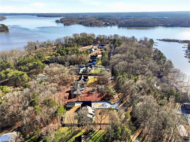 2610 Riverside Drive, Lexington, NC 27292