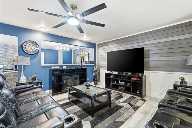 2610 Riverside Drive, Lexington, NC 27292