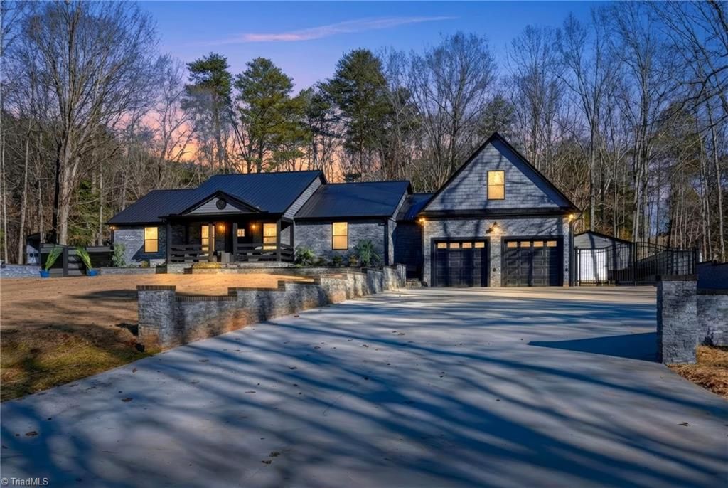 2610 Riverside Drive, Lexington, NC 27292