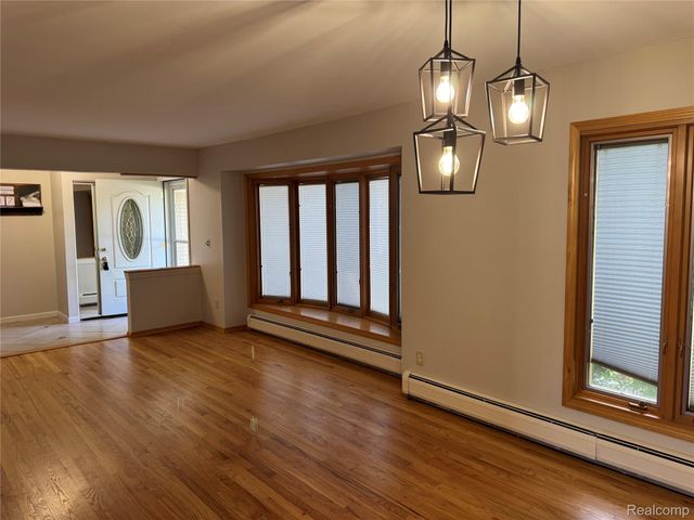 37502 Ladywood Street, Livonia, MI 48154