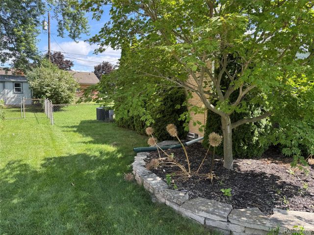 37502 Ladywood Street, Livonia, MI 48154