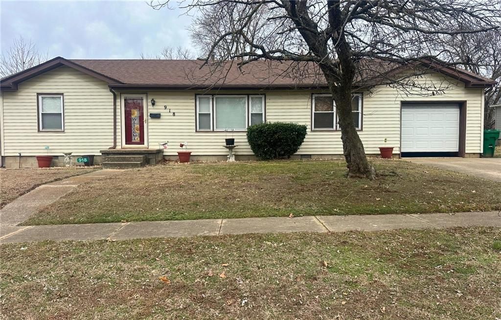 918 W Walnut Street, Nevada, MO 64772