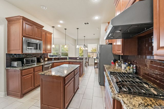 24510 Via Vizcaya, San Antonio, TX 78260