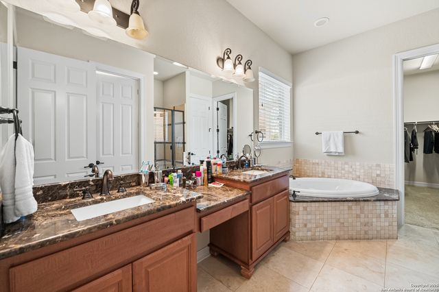 24510 Via Vizcaya, San Antonio, TX 78260