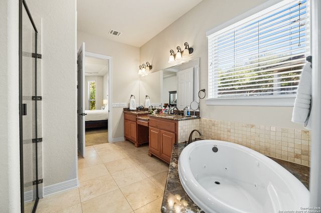 24510 Via Vizcaya, San Antonio, TX 78260