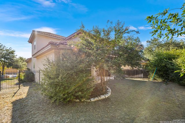 24510 Via Vizcaya, San Antonio, TX 78260