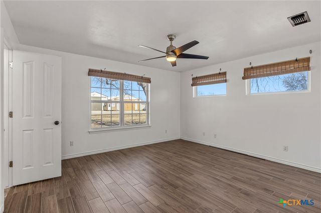 519 Pleasant View Road, Troy, TX 76579