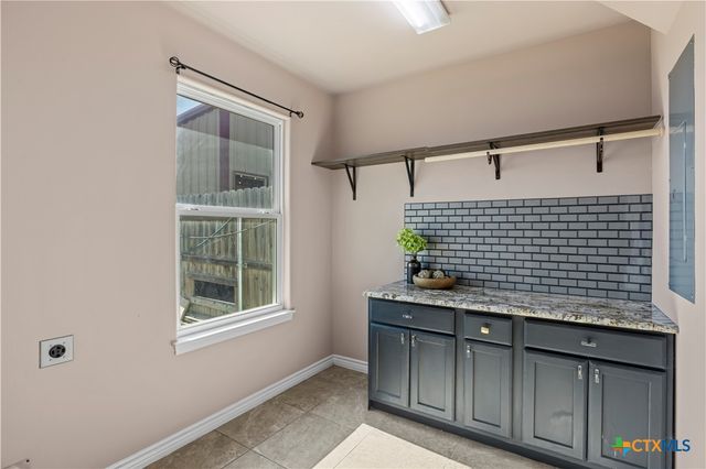 519 Pleasant View Road, Troy, TX 76579