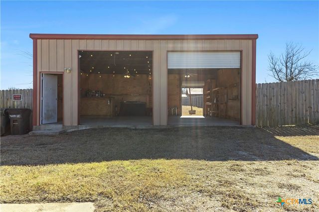 519 Pleasant View Road, Troy, TX 76579