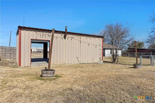 519 Pleasant View Road, Troy, TX 76579