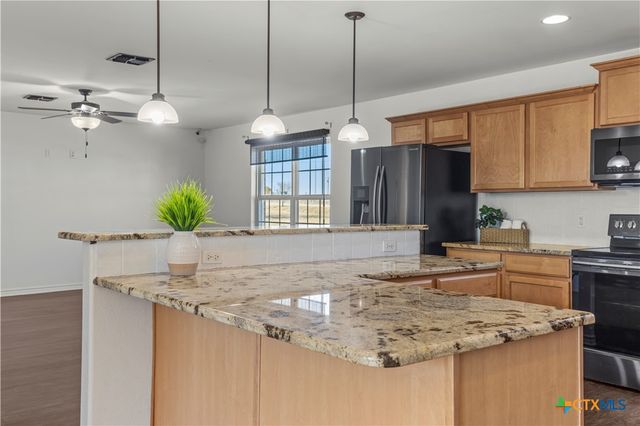 519 Pleasant View Road, Troy, TX 76579