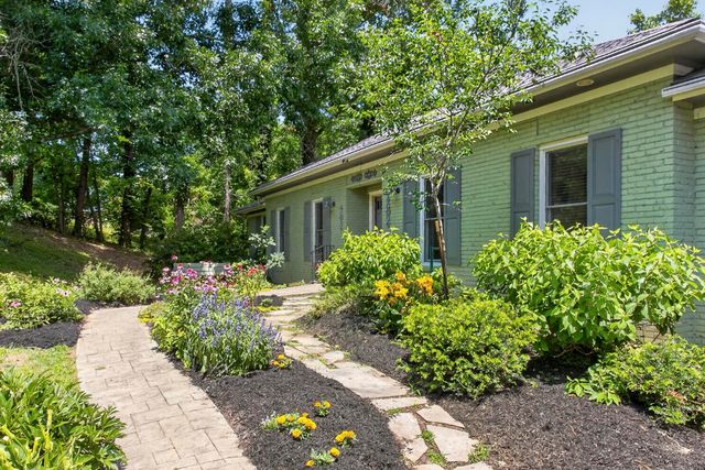 1234 Jefferson Davis Dr, Brentwood, TN 37027