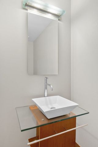 1738 S Indiana Avenue, Chicago, IL 60616