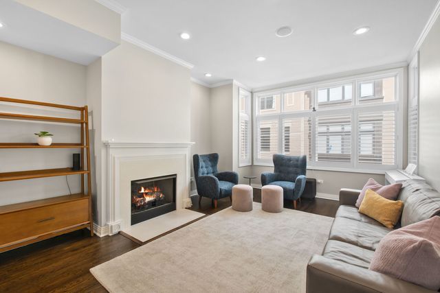 1738 S Indiana Avenue, Chicago, IL 60616