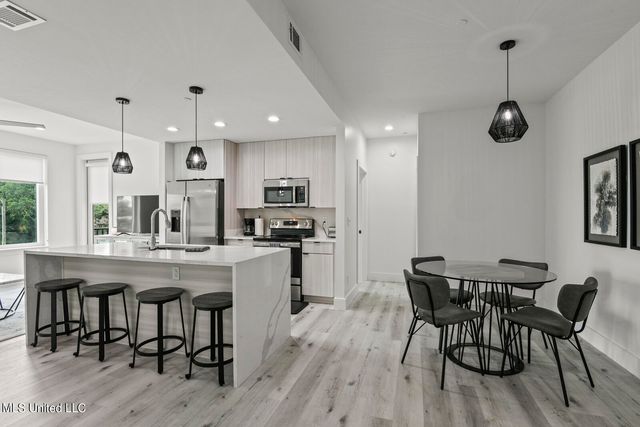 1302 Magnolia Street, 109, Gulfport, MS 39501