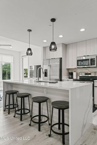 1302 Magnolia Street, 109, Gulfport, MS 39501