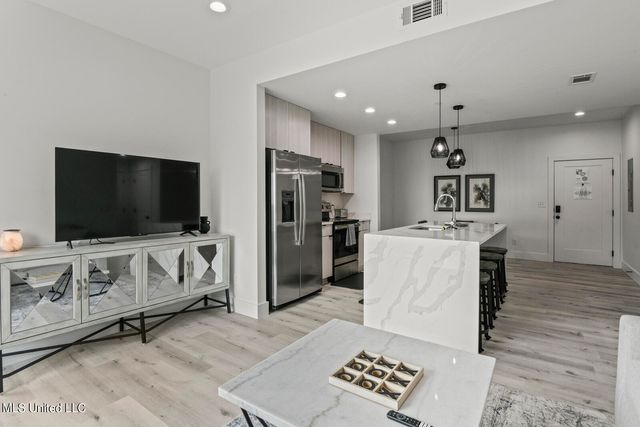 1302 Magnolia Street, 109, Gulfport, MS 39501