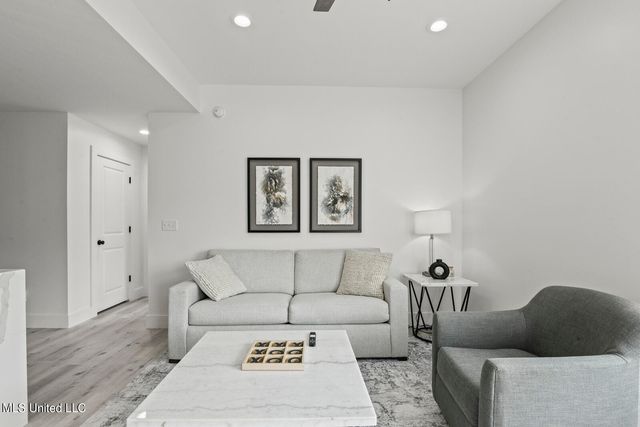 1302 Magnolia Street, 109, Gulfport, MS 39501
