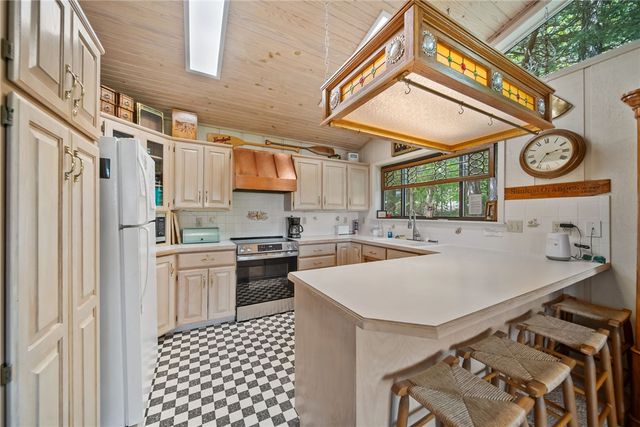 11390 Oak Leaf Circle, Garfield, AR 72732