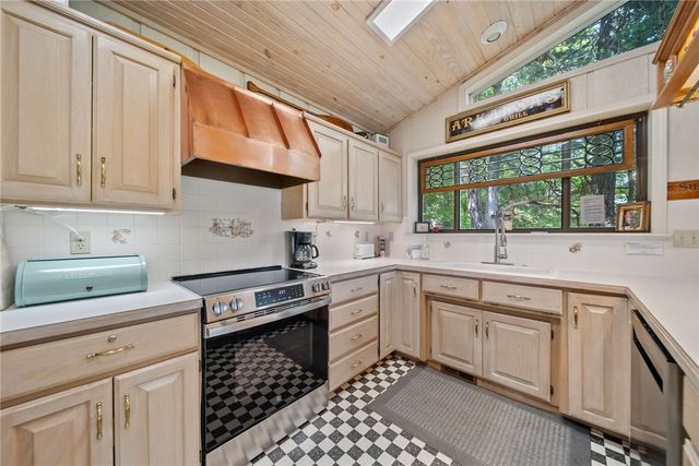 11390 Oak Leaf Circle, Garfield, AR 72732
