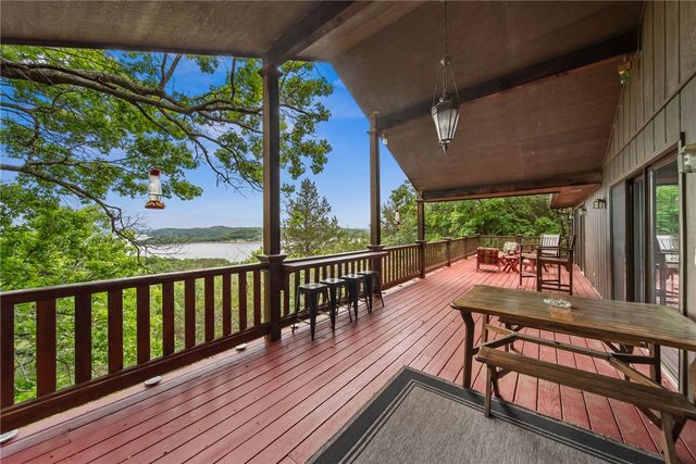 11390 Oak Leaf Circle, Garfield, AR 72732