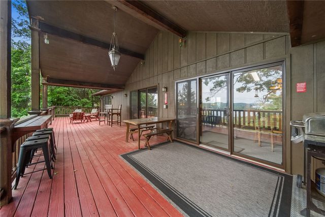 11390 Oak Leaf Circle, Garfield, AR 72732