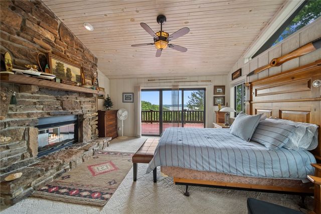 11390 Oak Leaf Circle, Garfield, AR 72732