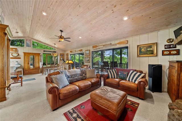11390 Oak Leaf Circle, Garfield, AR 72732