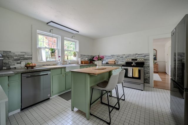 437 North Street, Bridgewater, MA 02324