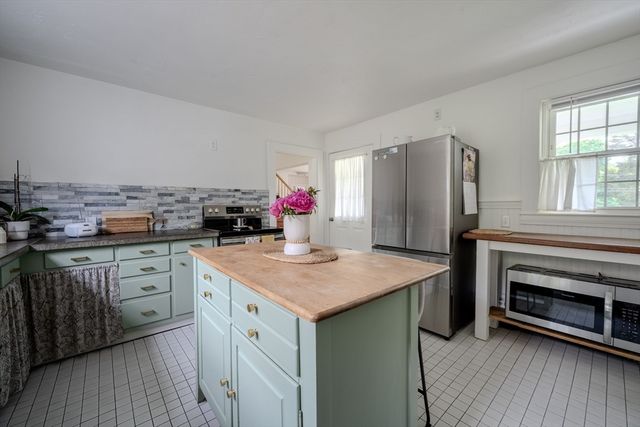 437 North Street, Bridgewater, MA 02324