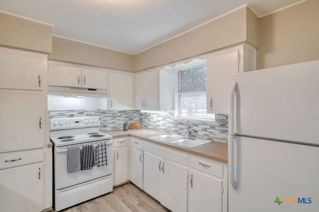 102 Robertson Avenue, Copperas Cove, TX 76522