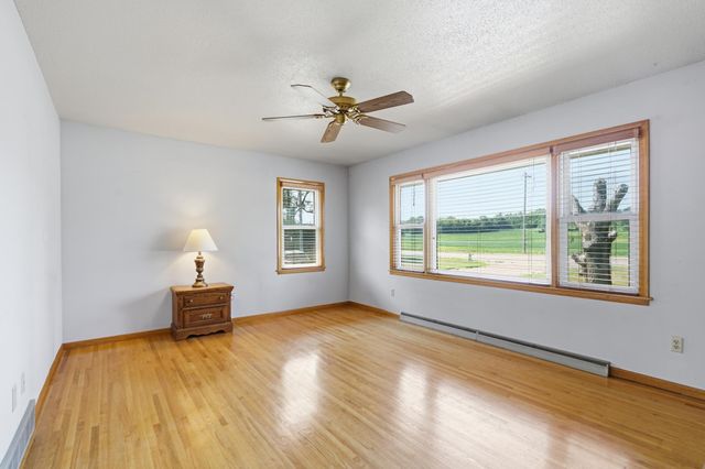 11018 Rich Valley Boulevard, Inver Grove Heights, MN 55077