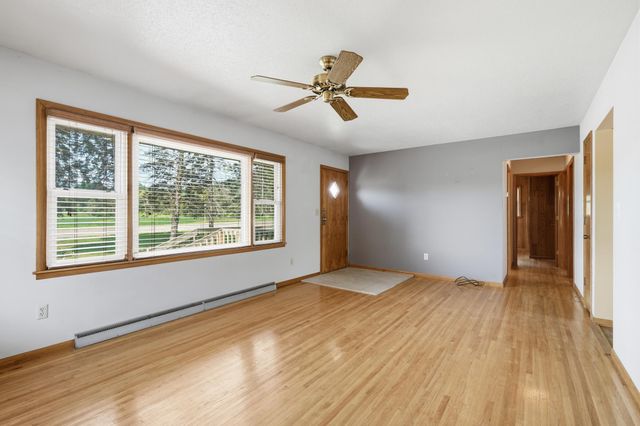 11018 Rich Valley Boulevard, Inver Grove Heights, MN 55077