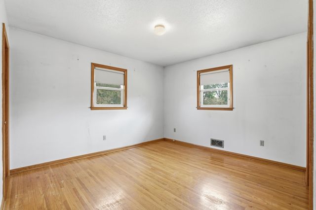 11018 Rich Valley Boulevard, Inver Grove Heights, MN 55077