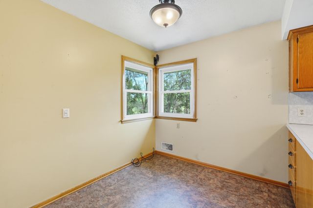 11018 Rich Valley Boulevard, Inver Grove Heights, MN 55077