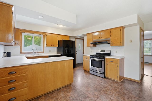 11018 Rich Valley Boulevard, Inver Grove Heights, MN 55077