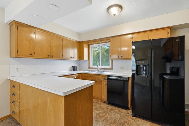 11018 Rich Valley Boulevard, Inver Grove Heights, MN 55077