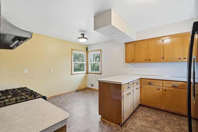 11018 Rich Valley Boulevard, Inver Grove Heights, MN 55077