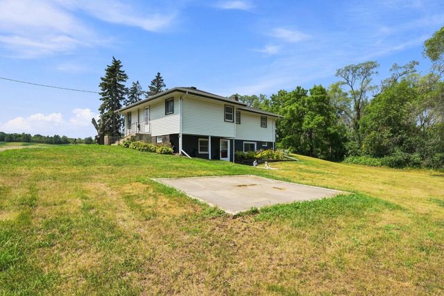 11018 Rich Valley Boulevard, Inver Grove Heights, MN 55077