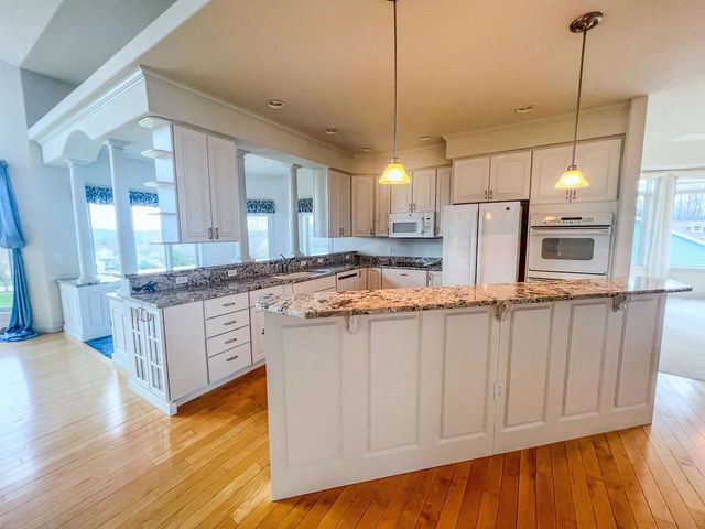 1106 21st Street, Baraboo, WI 53913