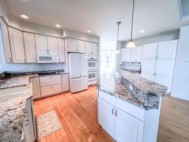 1106 21st Street, Baraboo, WI 53913