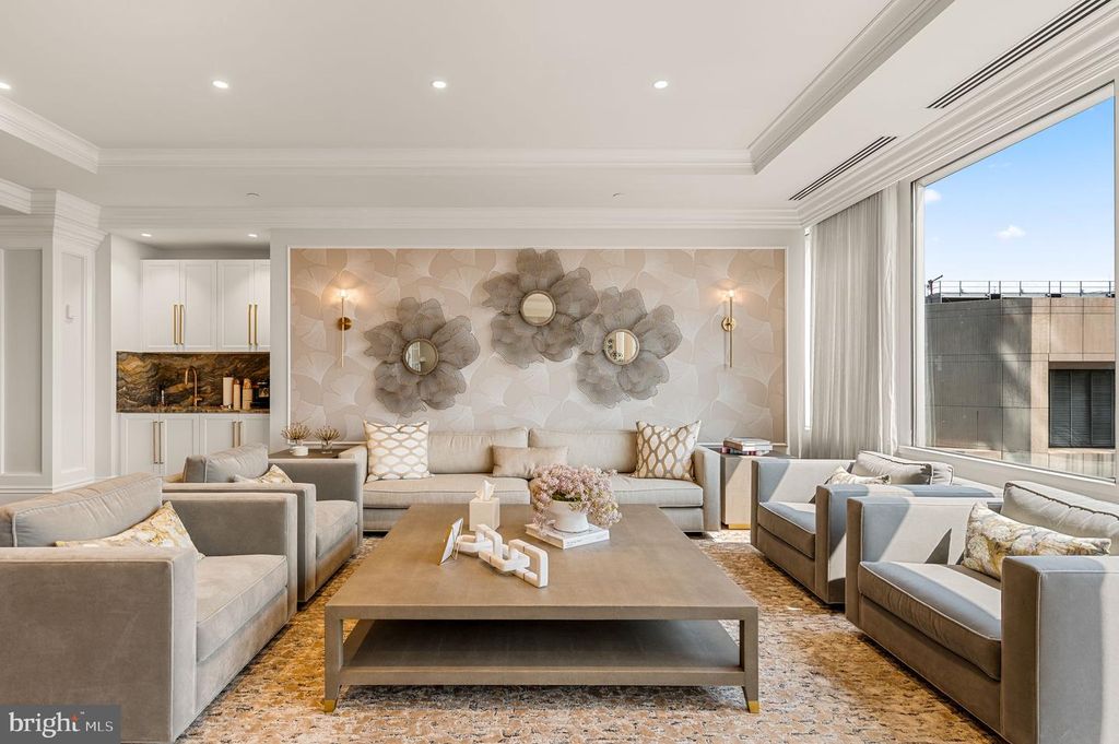 Image 33 of property listing at 50 S 16TH ST #5203, Philadelphia, PA 19102