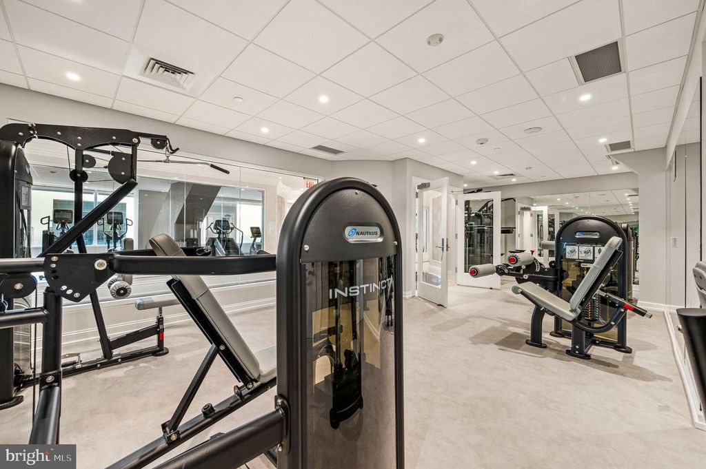 Image 41 of property listing at 50 S 16TH ST #5203, Philadelphia, PA 19102