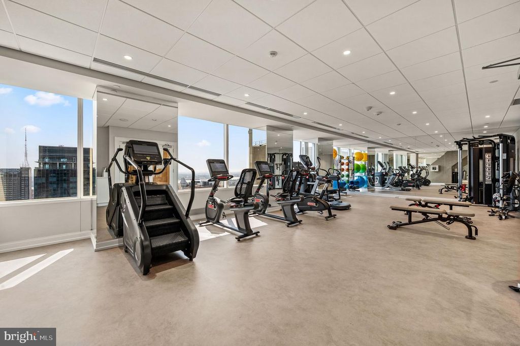 Image 43 of property listing at 50 S 16TH ST #5203, Philadelphia, PA 19102