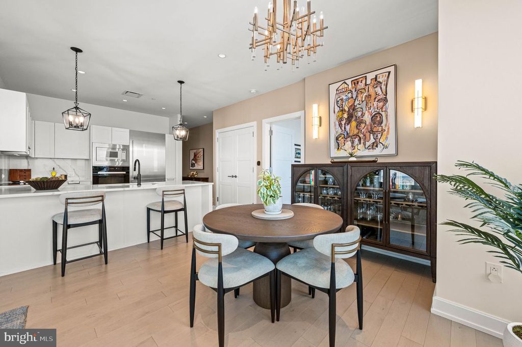 Image 5 of property listing at 50 S 16TH ST #5203, Philadelphia, PA 19102