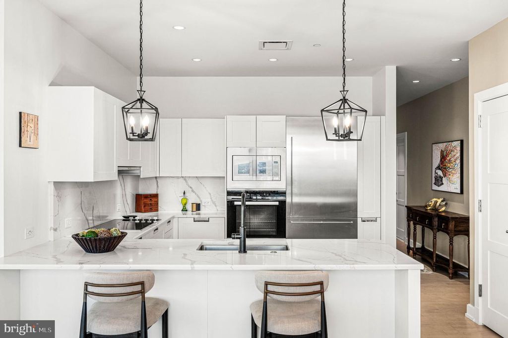 Image 6 of property listing at 50 S 16TH ST #5203, Philadelphia, PA 19102