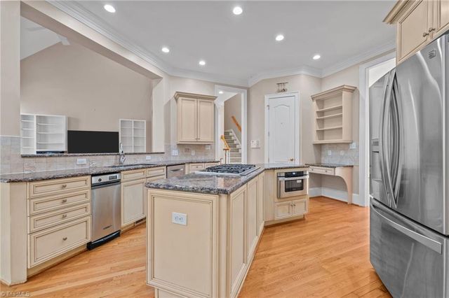 900 Jefferson Wood Lane, Greensboro, NC 27410